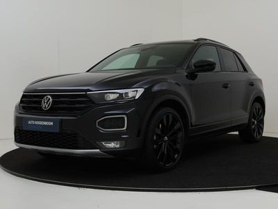 tweedehands VW T-Roc 1.5 TSI Sport | Panoramadak | Keyless | Achteruitrijcamera | Digital cockpit Pro | LED verlichting | Draadloze telefoonlader | Elektrische achterklep |