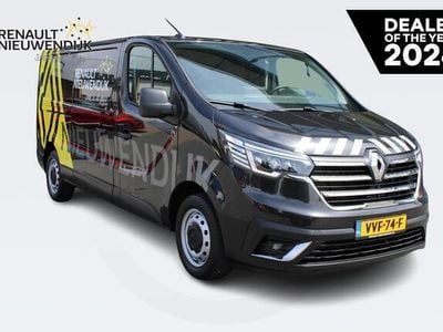 Noir midnight Gebruikt 2023 Renault Trafic MPV | € 23.995 (Eerlijke prijs)