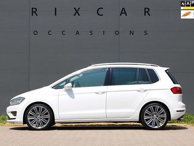 Wit Occasion 2014 VW Golf Sportsvan Highline MPV | € 12.940 (Duur)