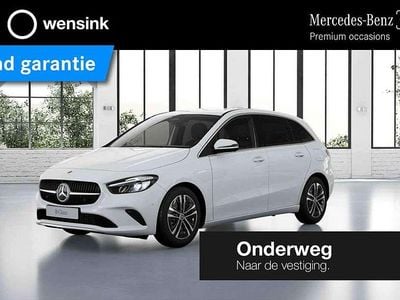Wit Occasion 2024 Mercedes B250e Luxury MPV | € 37.850 (Goede deal)