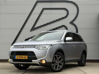 Grijs Occasion 2014 Mitsubishi Outlander P-HEV Edition SUV | € 13.749 (Goede deal)