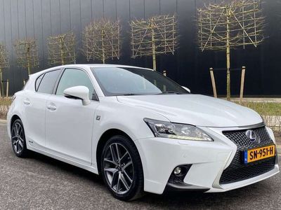 Lexus CT200h