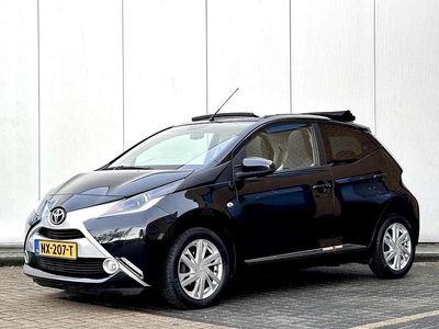 Occasion Toyota Aygo X-wave 69 PK (50 kW) 2017 Zwart Hatchback