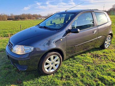 Grijs Occasion 2004 Fiat Punto Hatchback | € 1.995 (Duur)