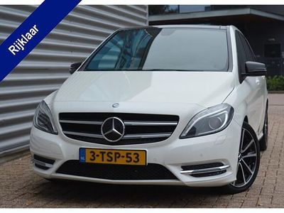 Wit Gebruikt 2014 Mercedes B180 MPV | € 13.950 (Eerlijke prijs)