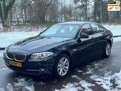 Zwart (metallic) Occasion 2012 BMW 520 Executive Sedan | € 7.990 (Eerlijke prijs)