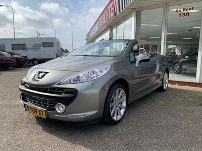 Grijs (metallic) Gebruikt 2008 Peugeot 207 CC Cabriolet | € 3.499 (Duur)
