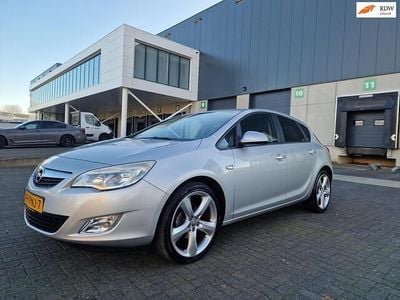 Grijs Gebruikt 2011 Opel Astra Edition Hatchback | € 3.650 (Goede deal)