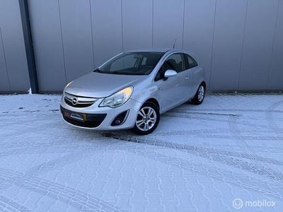 Grijs Occasion 2011 Opel Corsa Cosmo Hatchback | € 2.250 (Eerlijke prijs)