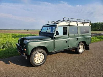 Land Rover 3