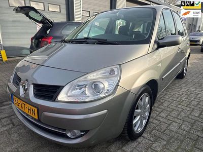 Grijs (metallic) Gebruikt 2007 Renault Scénic II MPV | € 2.950 (Duur)