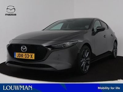 Machine grey (grijs metallic) Nieuw 2025 Mazda 3 Takumi-Line Hatchback | € 36.945 (Eerlijke prijs)