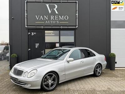 Grijs (metallic) Gebruikt 2002 Mercedes E240 Avantgarde Sedan | € 6.750