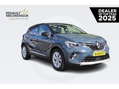 Occasion Renault Captur Intens 101 PK (74 kW) 2021 Twotone bleu marine / noir et SUV