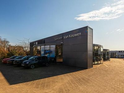 Grijs Gebruikt 2021 VW Golf VIII Life Hatchback | € 20.895 (Eerlijke prijs)