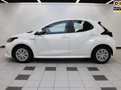 Wit Gebruikt 2021 Toyota Yaris Active Hatchback | € 19.950 (Eerlijke prijs)