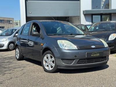 Occasion Ford Fiesta Ambiente 69 PK (50 kW) 2004 Grijs Hatchback