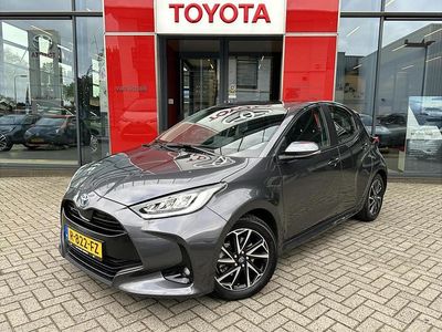 Grijs Occasion 2022 Toyota Yaris Hybrid Hatchback | € 22.440 (Eerlijke prijs)