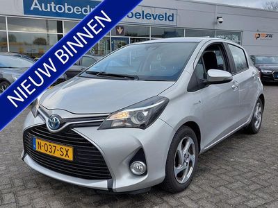 Grijs Gebruikt 2016 Toyota Yaris Hybrid Hatchback | € 13.945 (Eerlijke prijs)