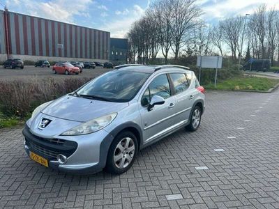 tweedehands Peugeot 207 1.6 VTi XS met panorama dak