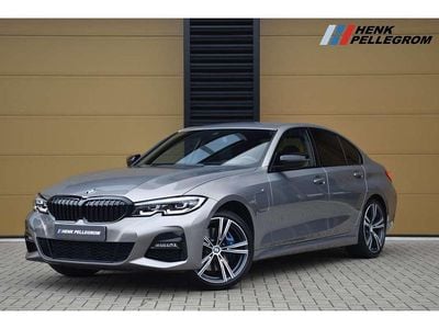 Grijs (metallic) Gebruikt 2020 BMW 330e M Sport Sedan | € 30.950 (Eerlijke prijs)