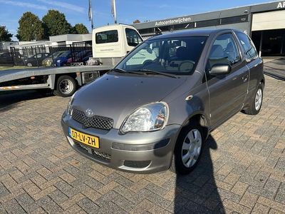 Grijs Gebruikt 2003 Toyota Yaris Terra Hatchback | € 2.250 (Iets duurder)