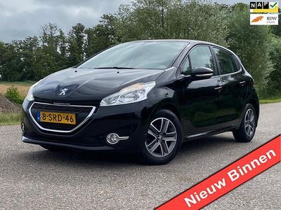 Zwart Occasion 2013 Peugeot 208 Active Hatchback | € 6.888 (Duur)