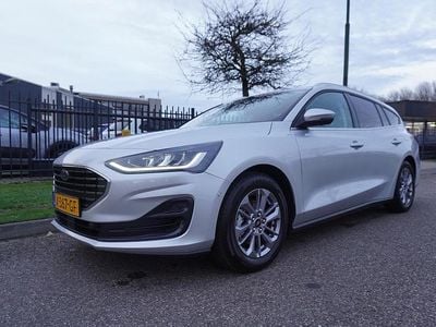 Grijs Gebruikt 2023 Ford Focus Titanium Stationwagen | € 19.945 (Eerlijke prijs)
