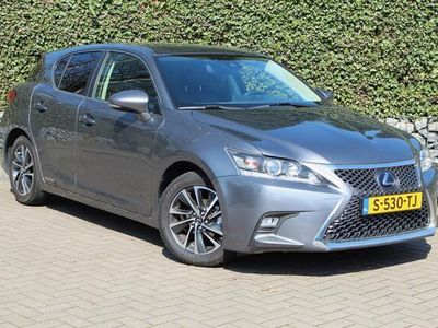 Lexus CT200h