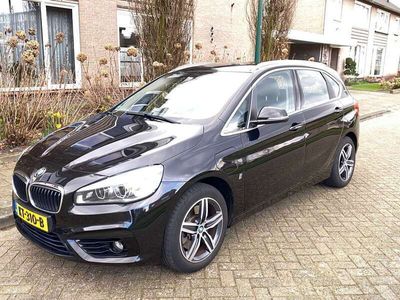 BMW 225