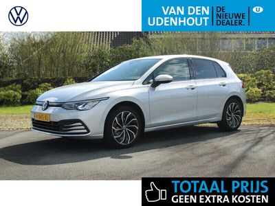 tweedehands VW Golf VIII 1.0 eTSI 110pk Life DSG / Navigatie / Stoel / Stuurverwarming