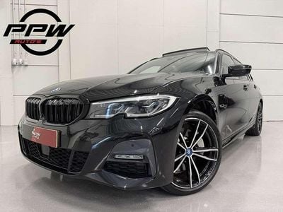 Zwart (metallic) Gebruikt 2022 BMW 330e M Sport Stationwagen | € 28.850 (Super prijs)