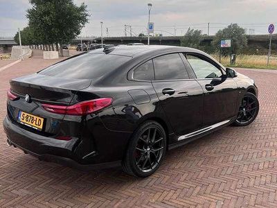 Zwart Occasion 2020 BMW 218 Executive Sedan | € 24.500 (Duur)