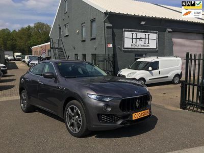 (metallic) Gebruikt 2017 Maserati Levante SUV | € 59.999