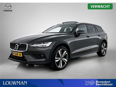 Grijs metallic Occasion 2021 Volvo V60 CC Ultimate Stationwagen | € 35.000 (Iets duurder)
