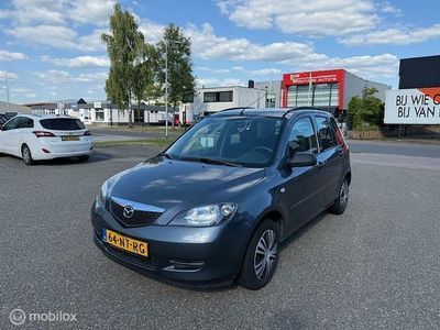 Grijs Gebruikt 2004 Mazda 2 Exclusive MPV | € 1.750 (Iets duurder)