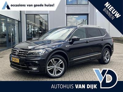 Zwart Occasion 2019 VW Tiguan Highline SUV | € 25.950 (Eerlijke prijs)