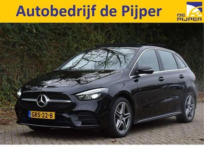 Zwart Gebruikt 2022 Mercedes B250e AMG line MPV | € 32.950