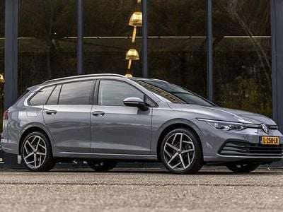 Grijs Gebruikt 2021 VW Golf VIII Life Stationwagen | € 19.950 (Iets duurder)