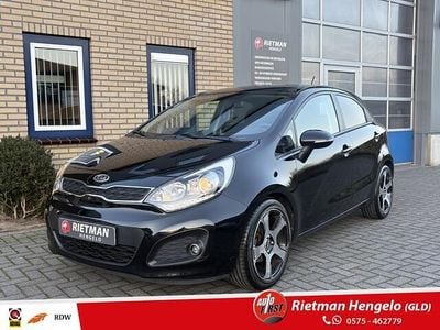 Zwart (metallic) Occasion 2012 Kia Rio Plus Hatchback | € 5.250 (Eerlijke prijs)
