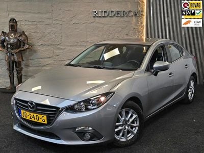Grijs Gebruikt 2016 Mazda 3 Sedan | € 15.999 (Eerlijke prijs)