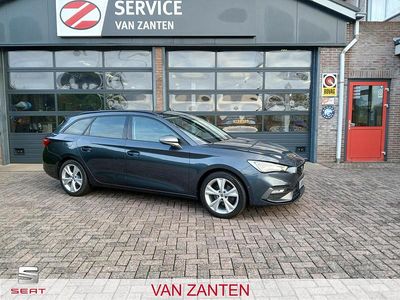 Grijs, metallic lak Occasion 2022 Seat Leon Business Stationwagen | € 24.900 (Duur)