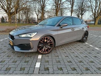 Grijs Occasion 2022 Cupra Leon VZ3 Stationwagen | € 32.950 (Eerlijke prijs)