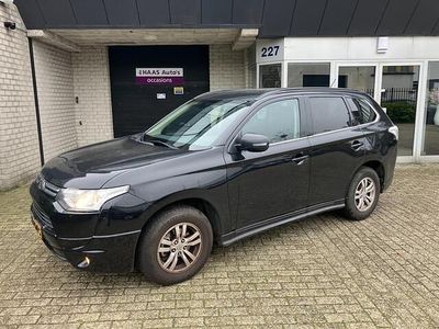 Zwart (metallic) Occasion 2013 Mitsubishi Outlander Intense SUV | € 6.499 (Eerlijke prijs)