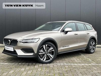 Grijs Occasion 2024 Volvo V60 CC Plus Stationwagen | € 49.950 (Eerlijke prijs)