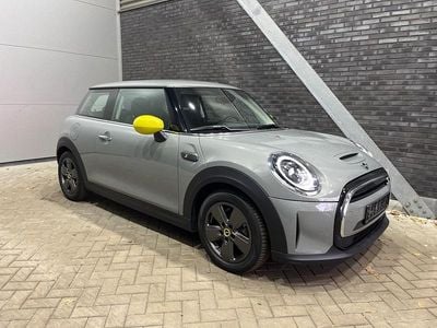 Grijs Gebruikt 2022 Mini Cooper Classic Hatchback | € 19.400 (Super prijs)