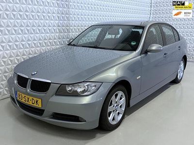 Grijs (metallic) Occasion 2006 BMW 318 Basis Sedan | € 2.499 (Goede deal)