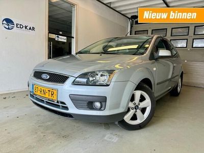 tweedehands Ford Focus 1.6-16V Futura 3DRS AIRCO LMV TREKHAAK NAP N. APK