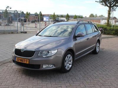 Occasion Skoda Superb Comfort 160 PK (117 kW) 2011 Grijs Stationwagen