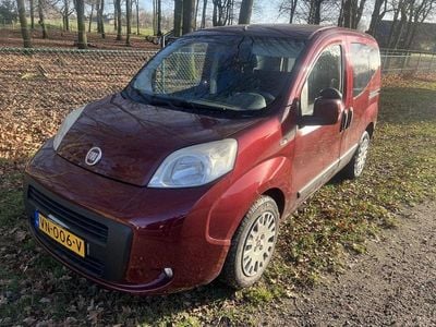 Rood (metallic) Gebruikt 2015 Fiat Fiorino MPV | € 8.250